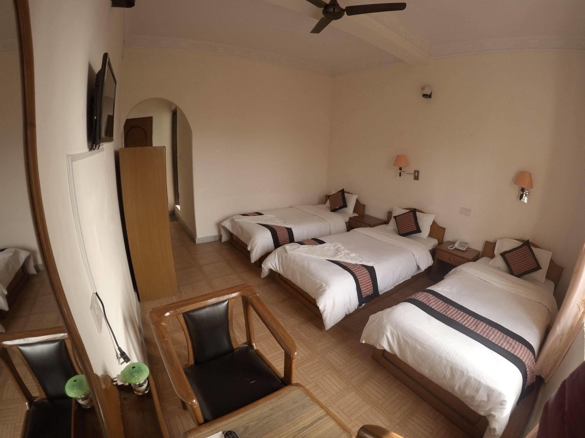 Hotel Dream Покхара Экстерьер фото
